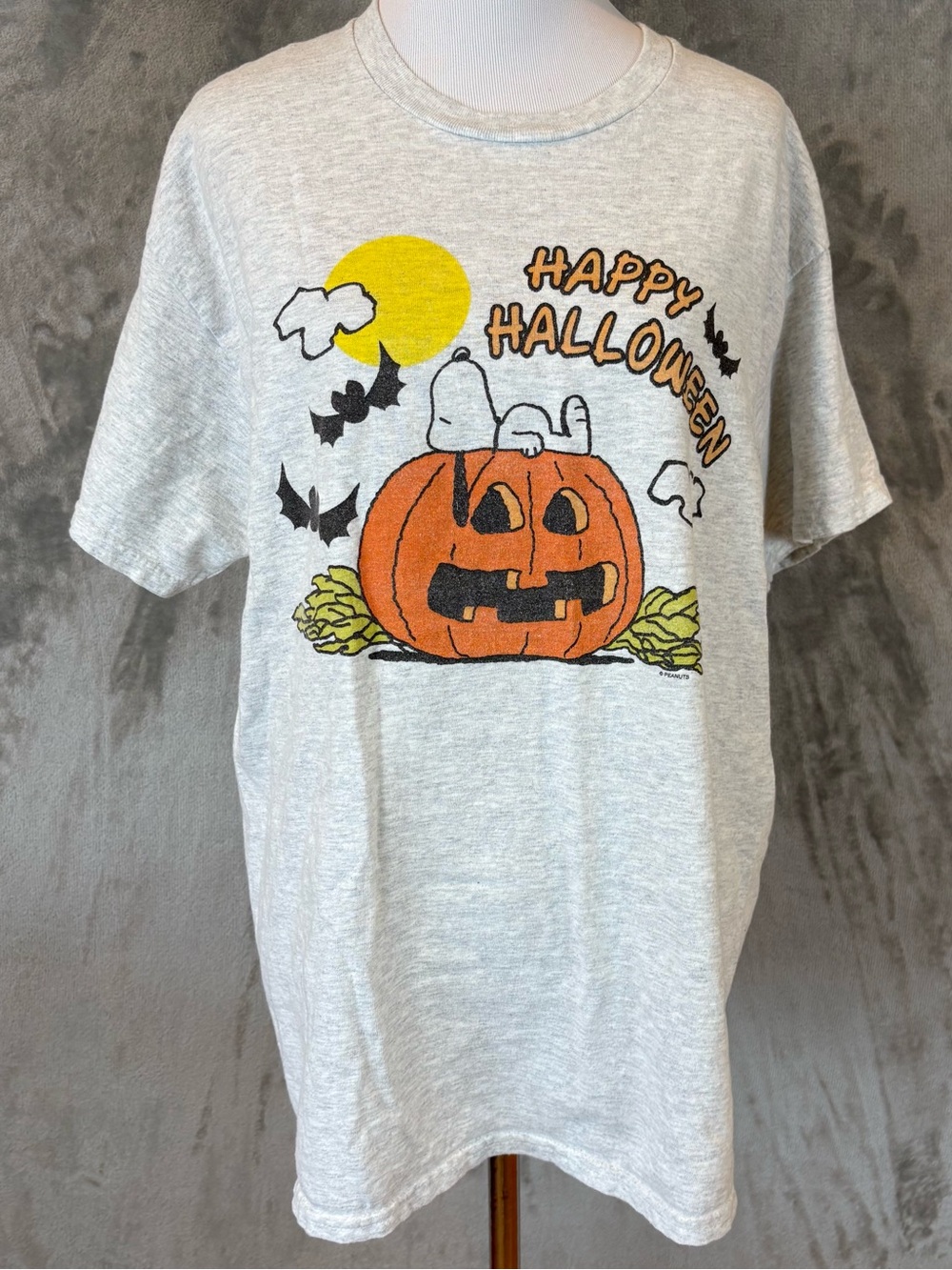 Junk Food Peanuts Snoopy Happy Halloween Graphic T-Shirt Wmn’s M
